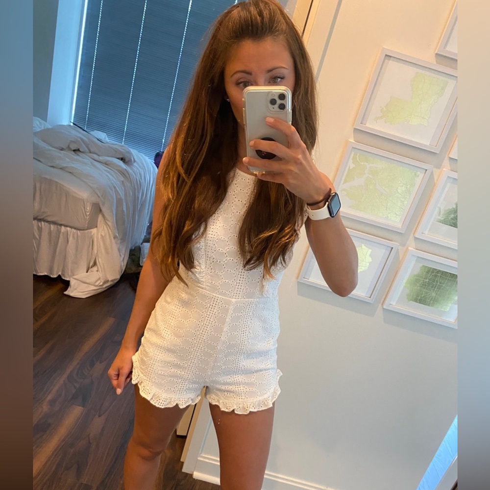 BCBG Generation White Lace Romper Size 4 (runs small)